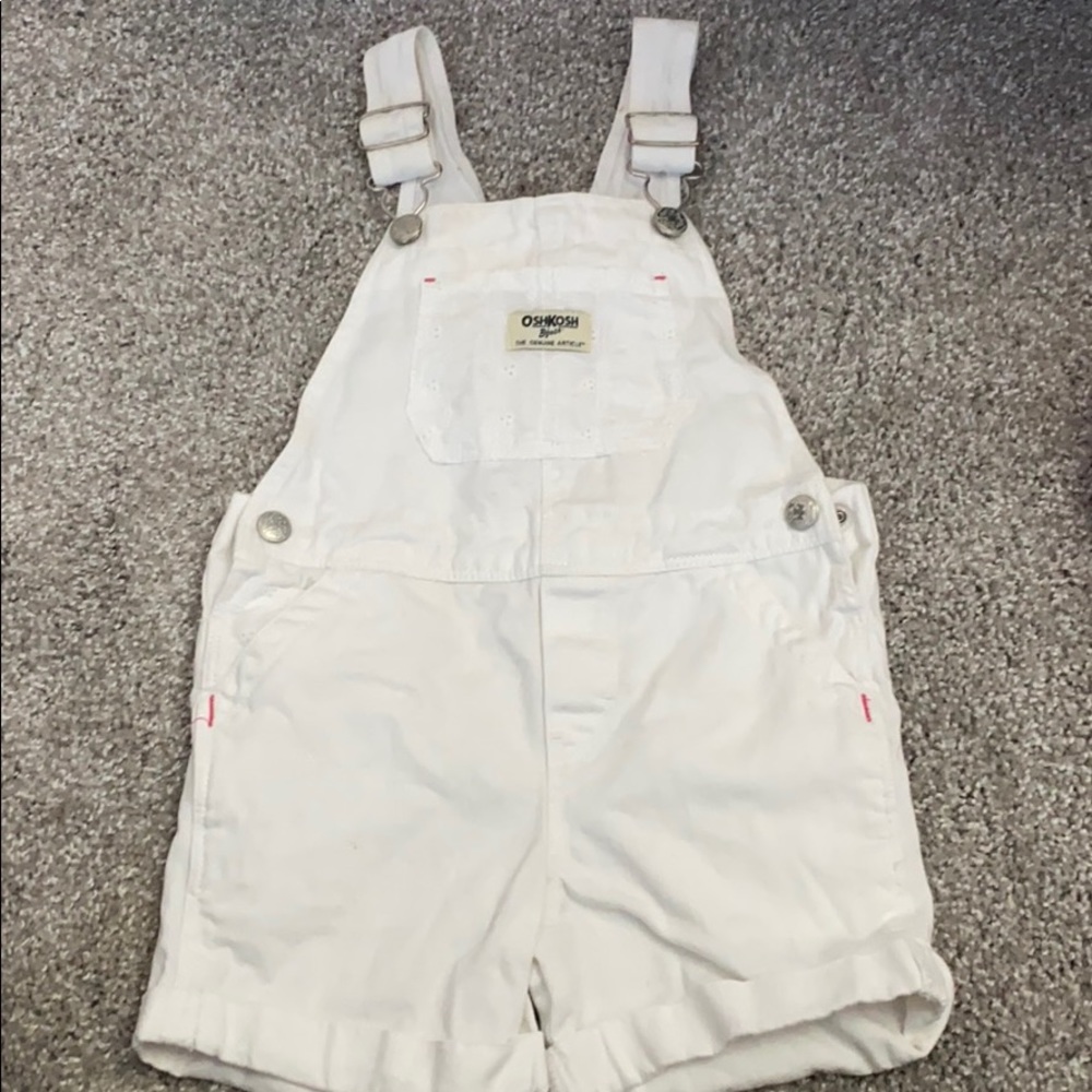 Size 3T girls white denim OshKosh overalls!